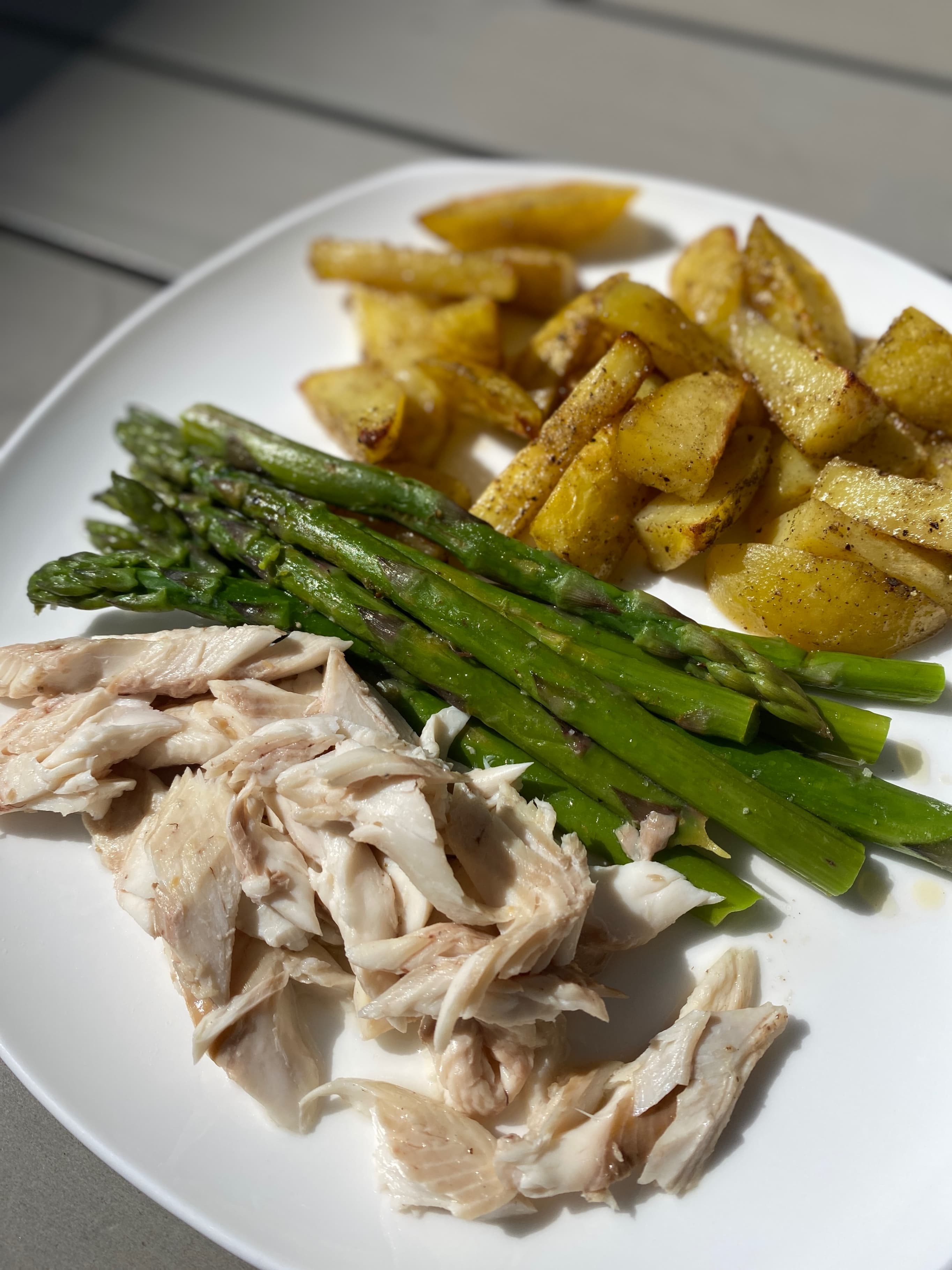 Baked Trout with Potatoes and Asparagus Rocely Recipe