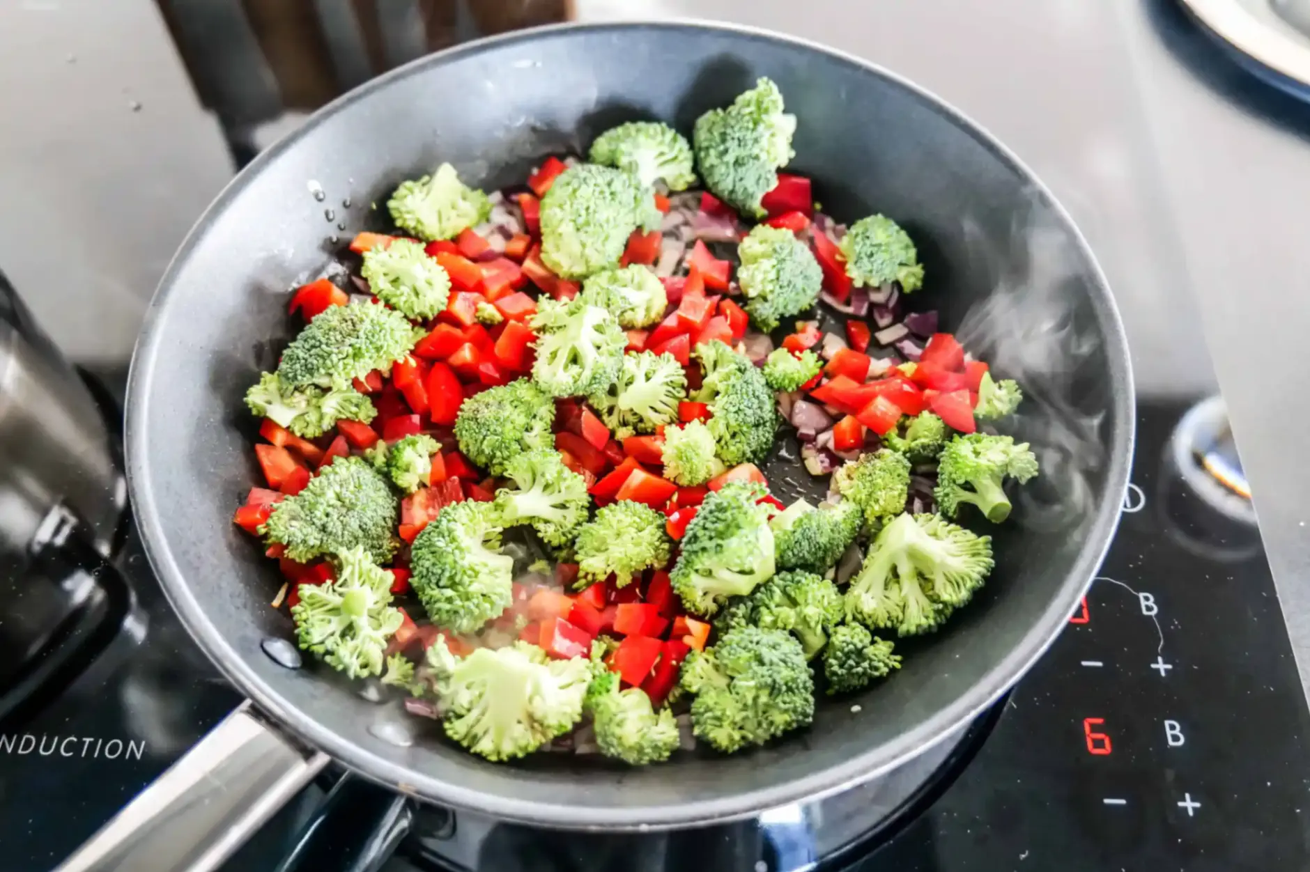 Bild für Schnelle Nudelpfanne – vegetarisch