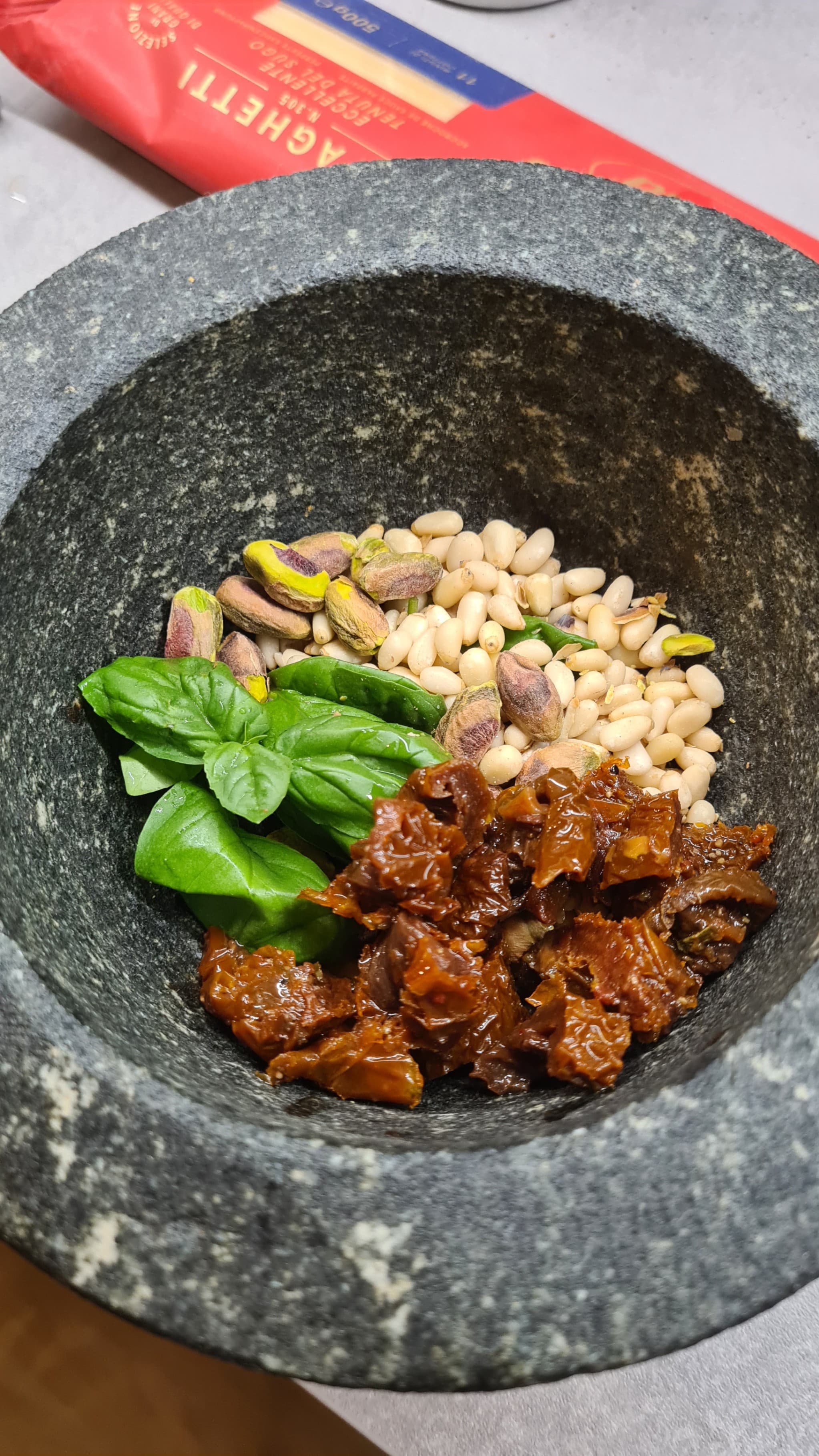 Imagen de la receta Espagueti con Pesto Rojo y Atún
