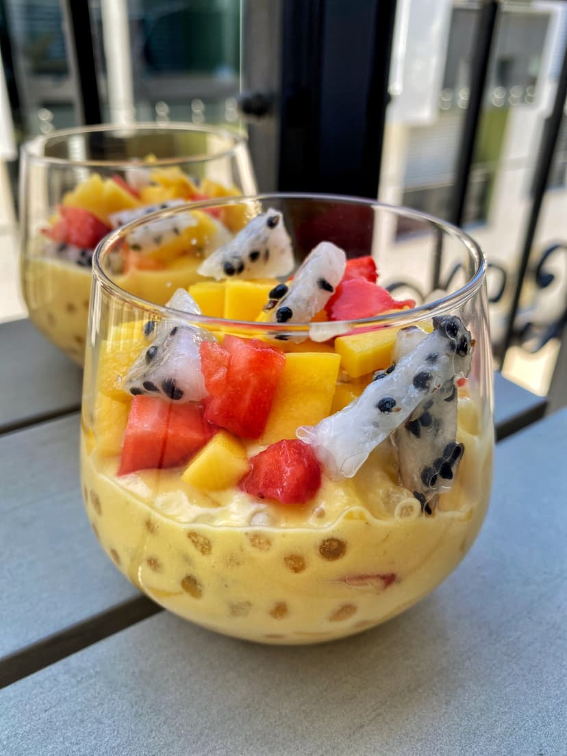 Receta de Rocely de Sago Cremoso de Mango con Frutas Frescas