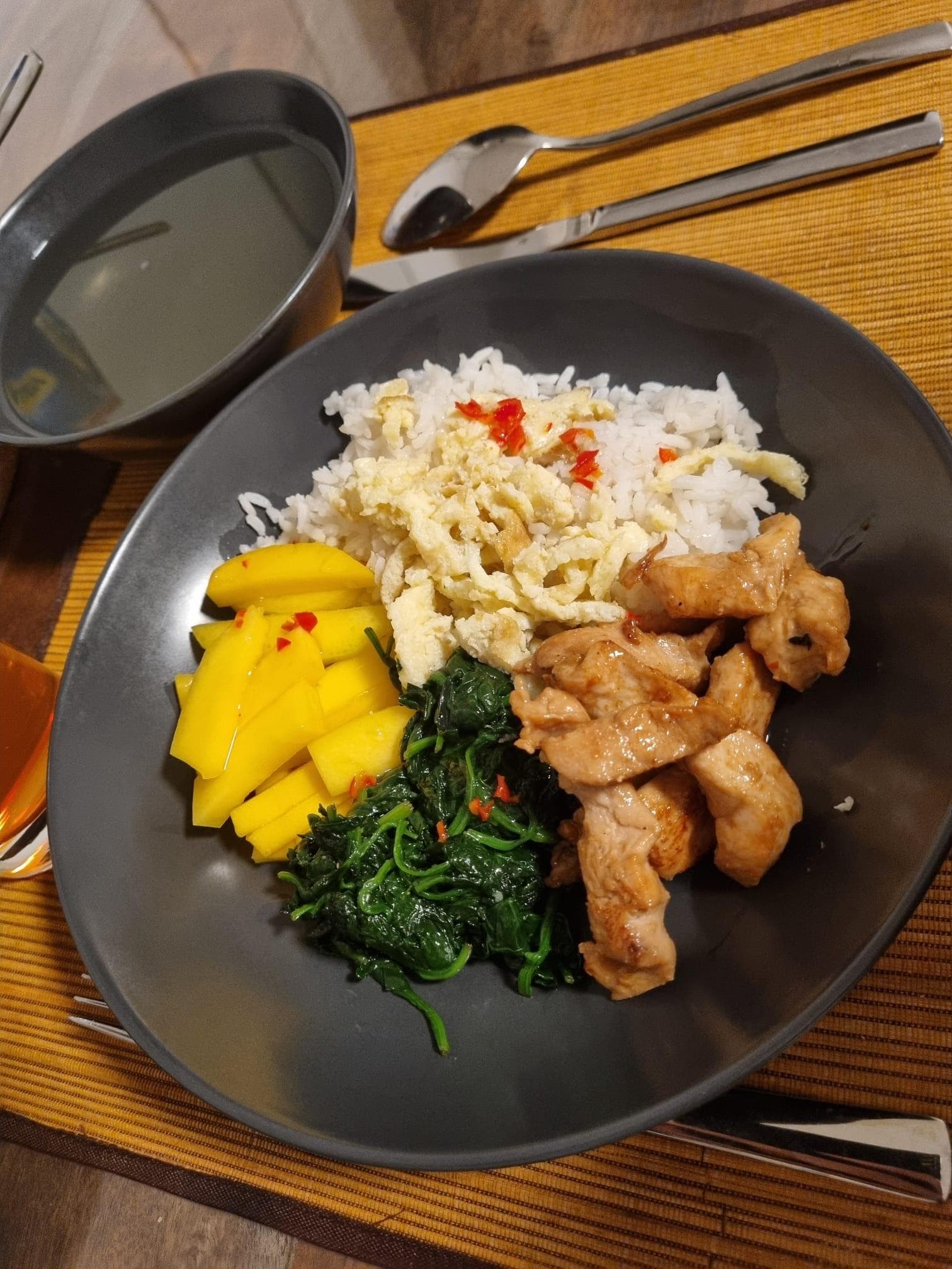 Bild für Exotische Bowl mit marinierter Hähnchenbrust