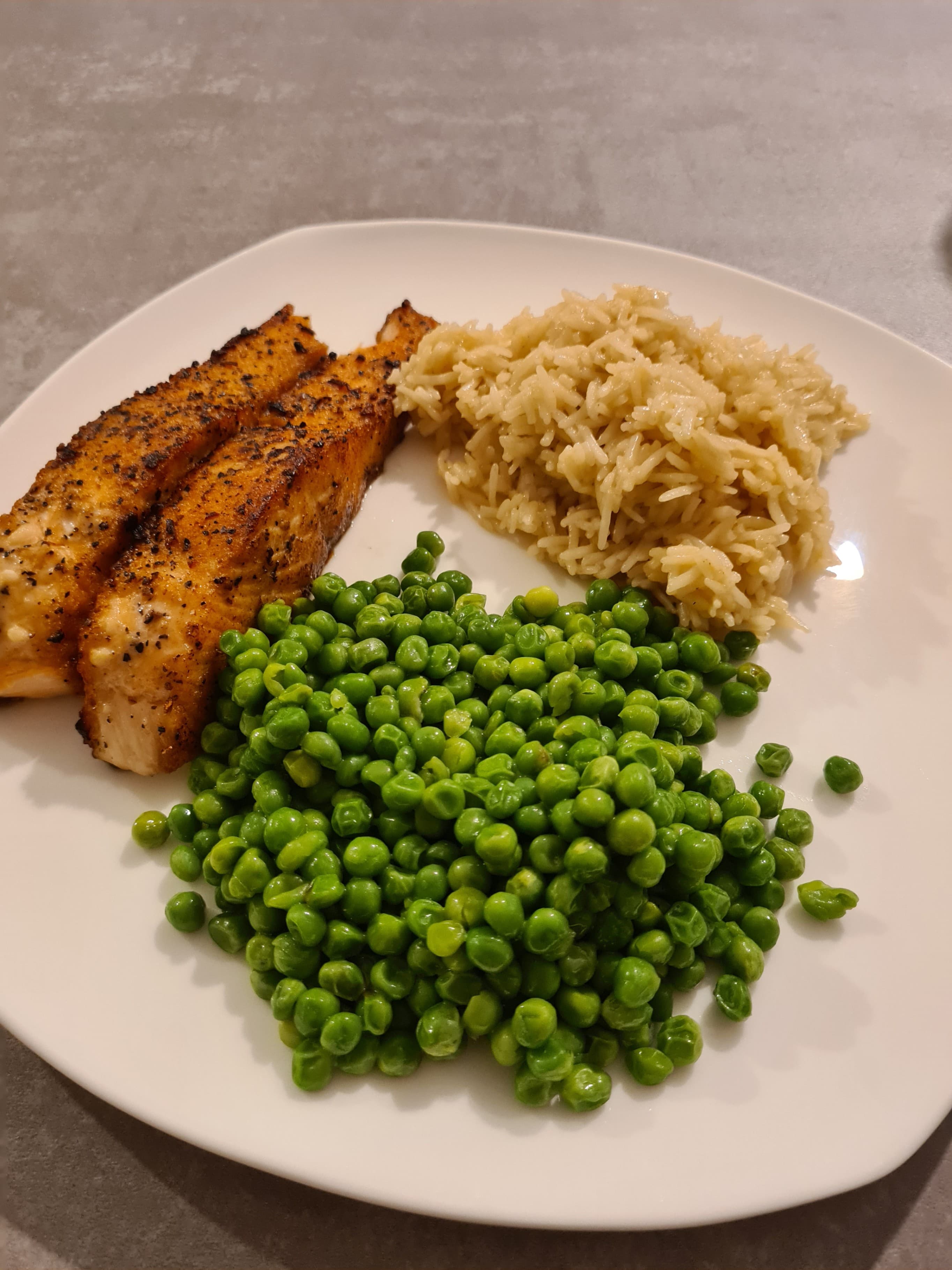 Zalm met rijst en erwtenRecipe Image