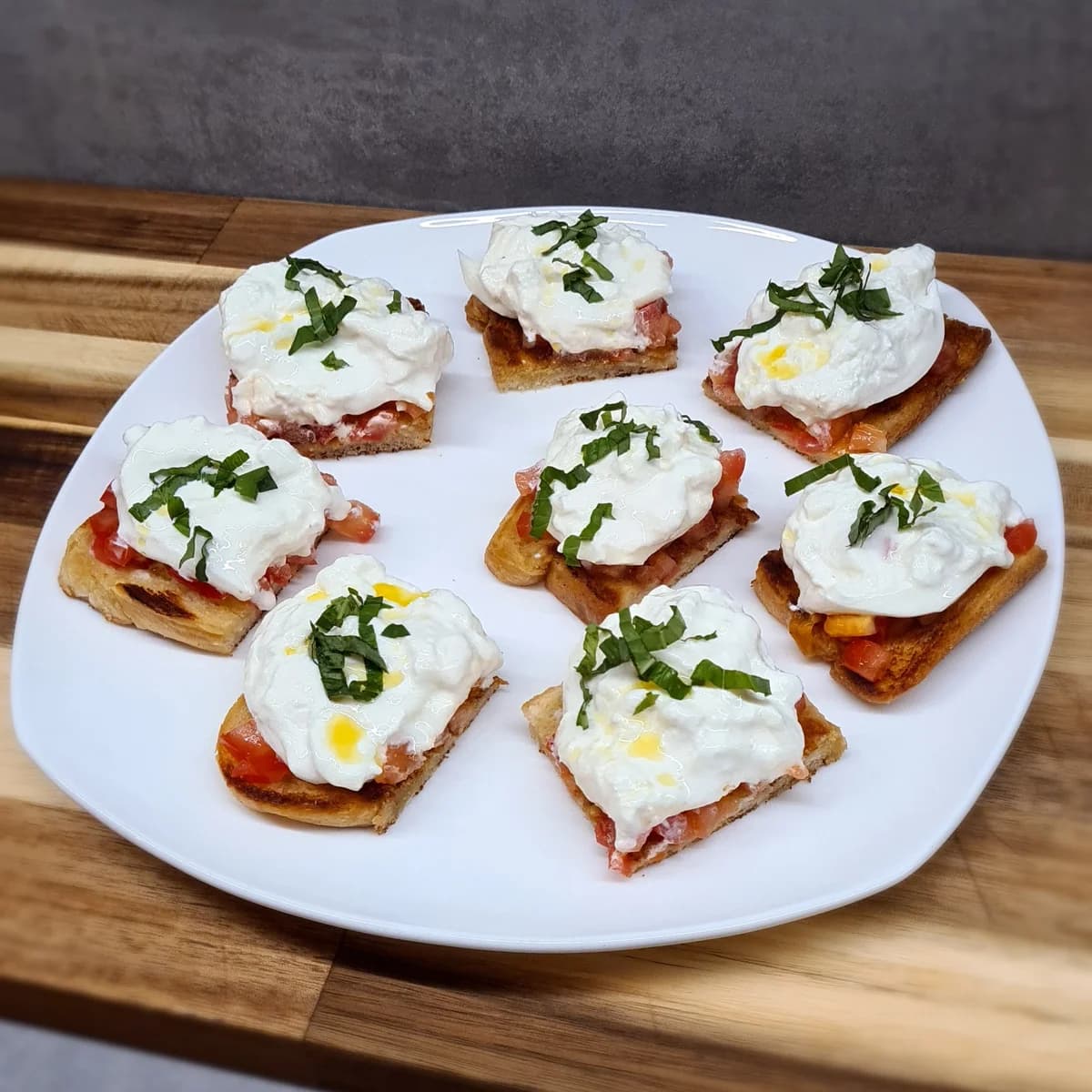 Burrata Tomato Bruschetta: The Perfect Crunch-Cream Bite Recipe