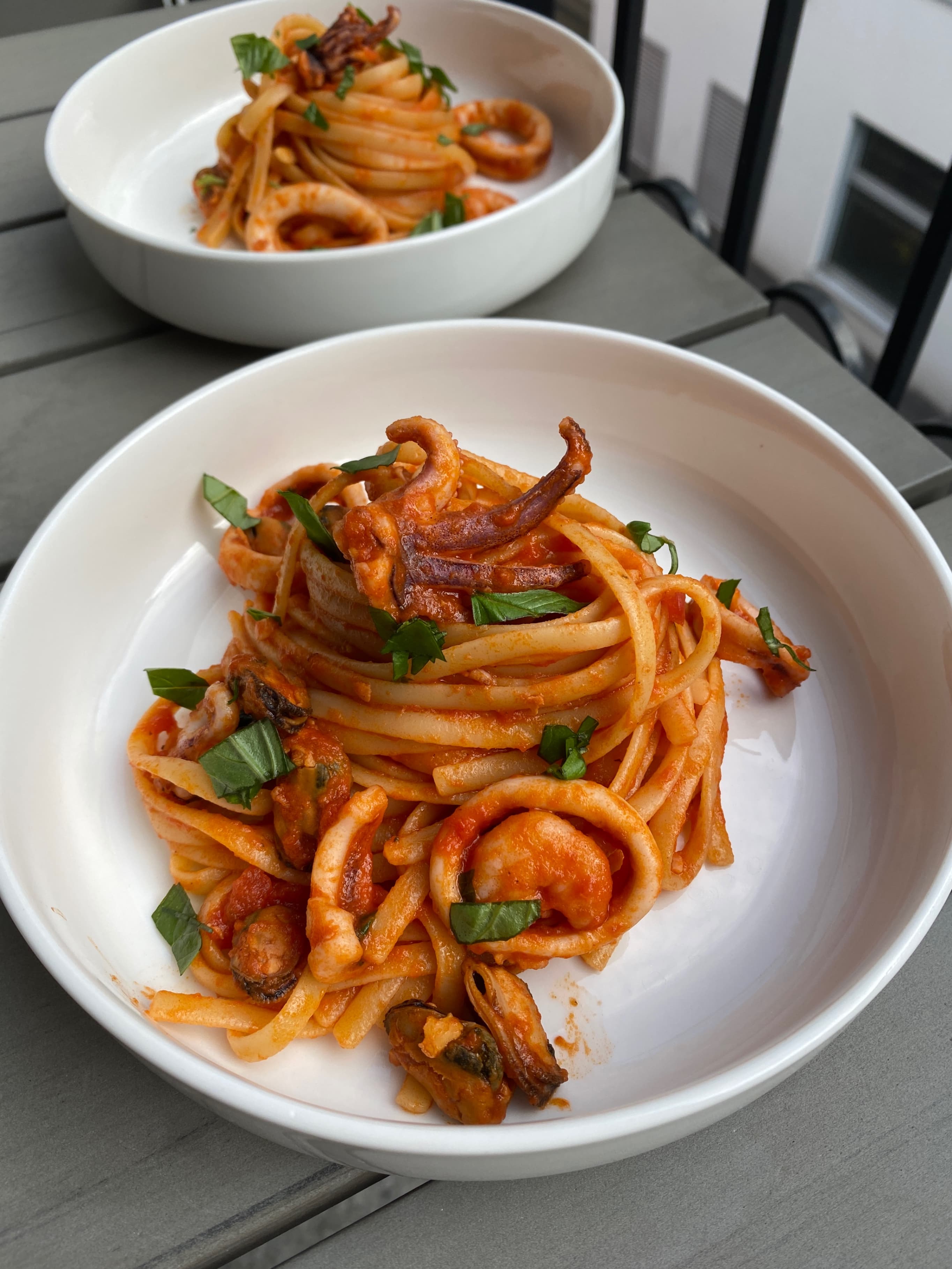 Linguine with Mixed Seafood and Fresh Tomato Sauce Recipe Image
