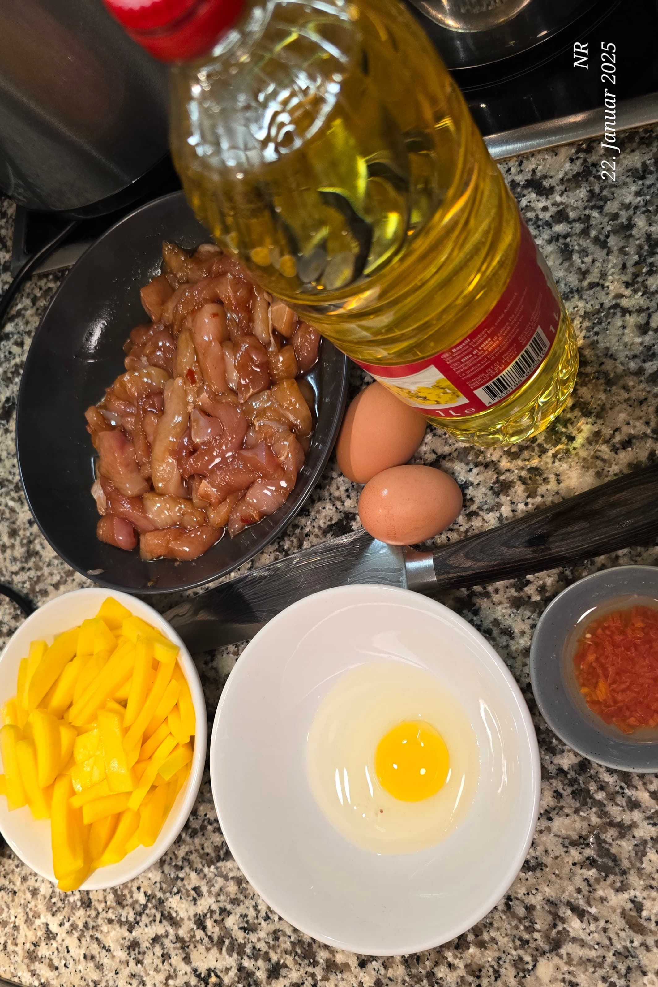 Egzotyczna Bowl z marynowaną piersią kurczakaRecipe Image