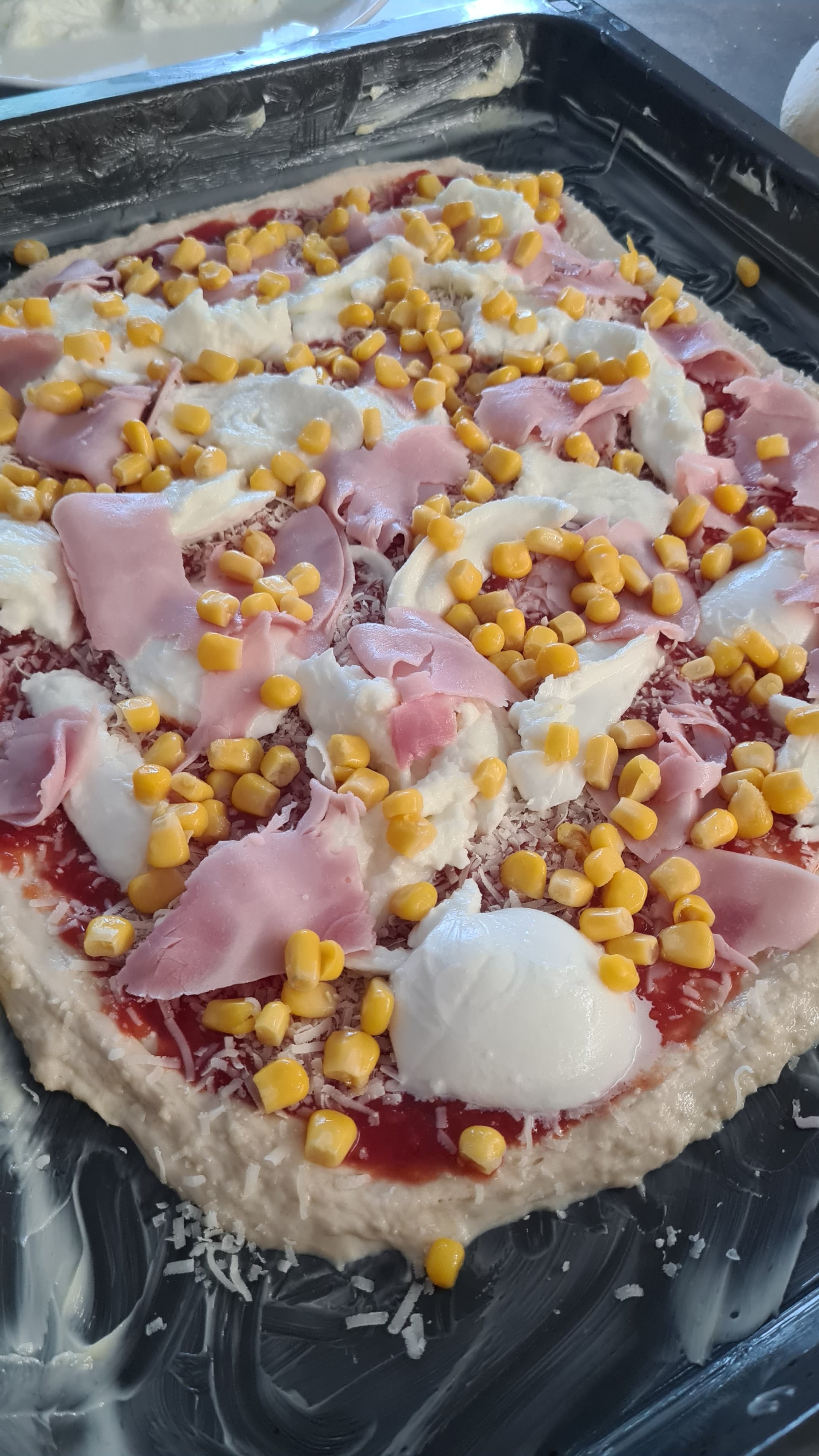 Pizza en plaque pour les fêtes (2 plateaux) Recipe Image