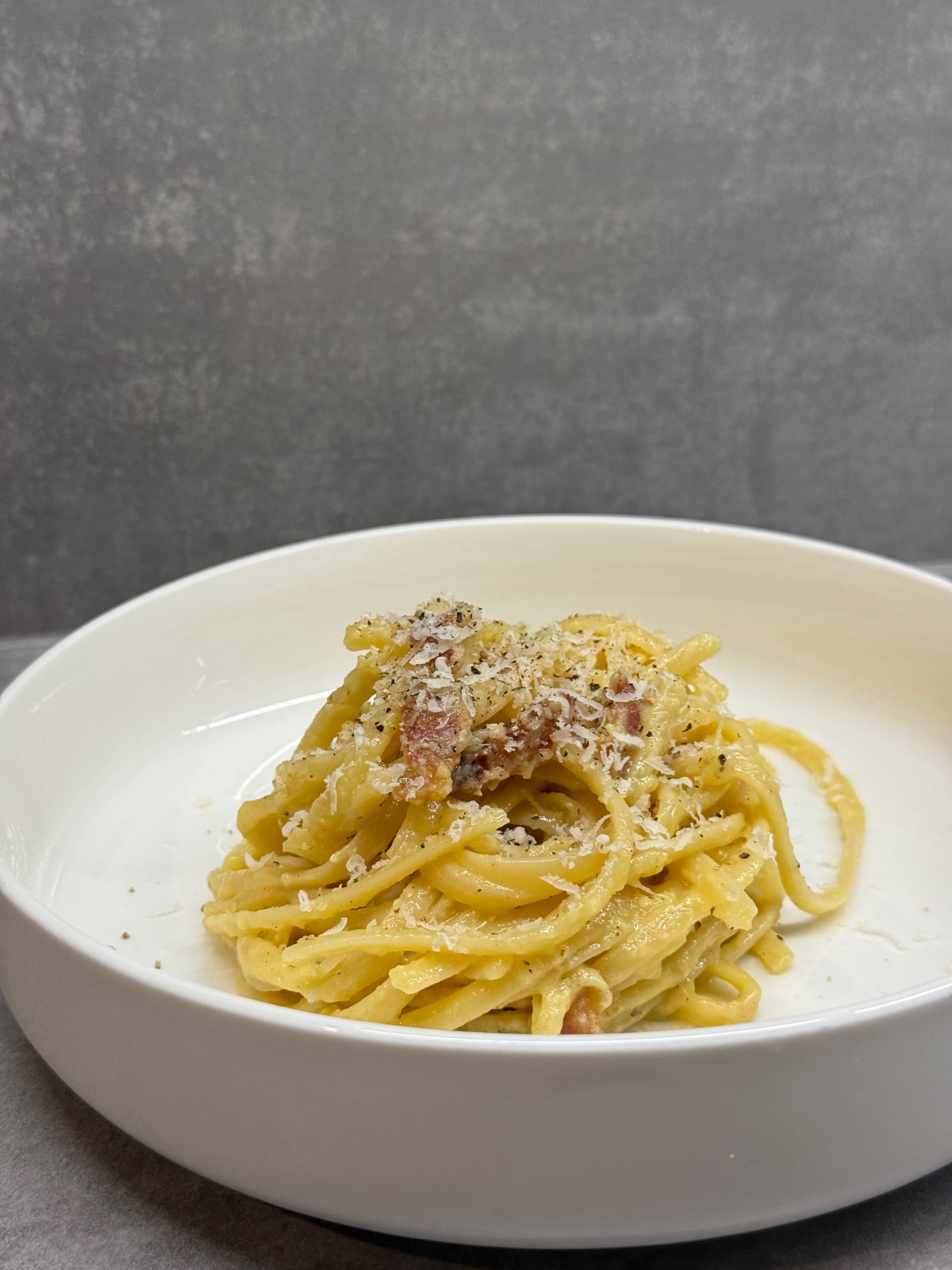 Linguine Carbonara Clásico Recipe Image