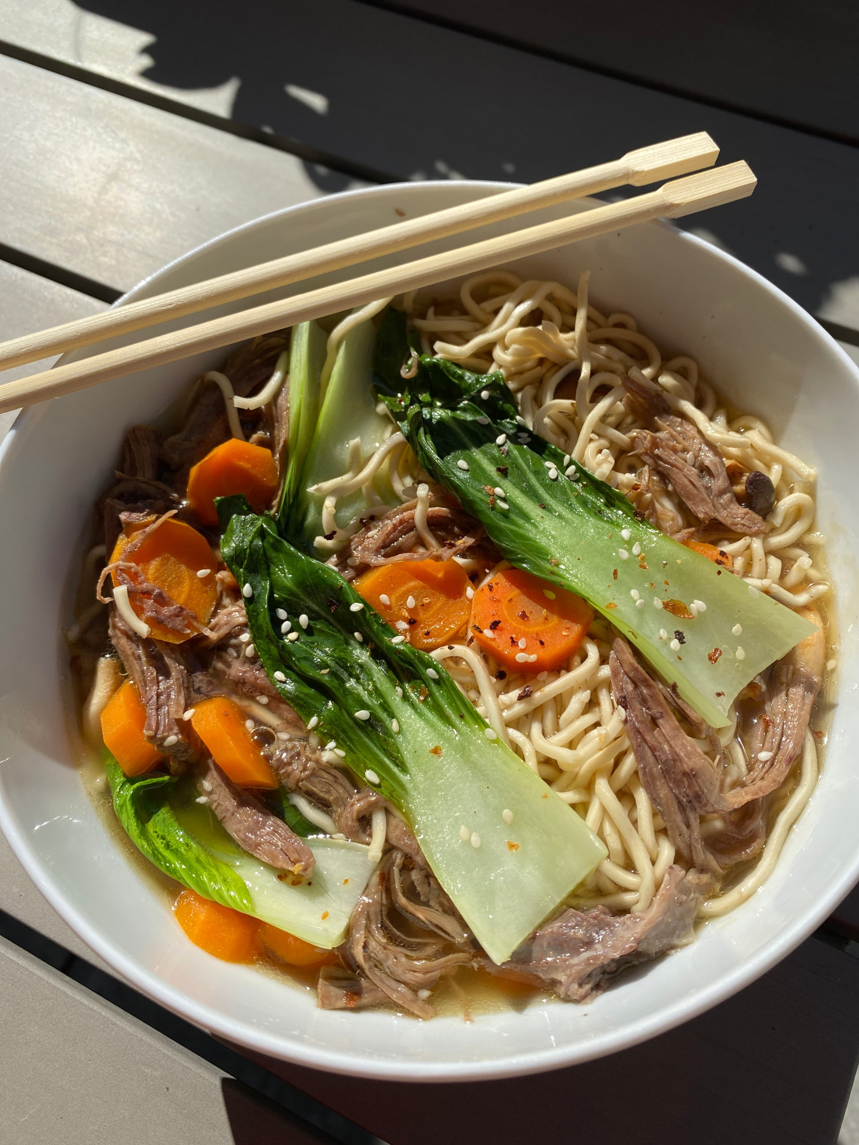 Ramen mit Pak Choi und Pulled BeefRecipe Image