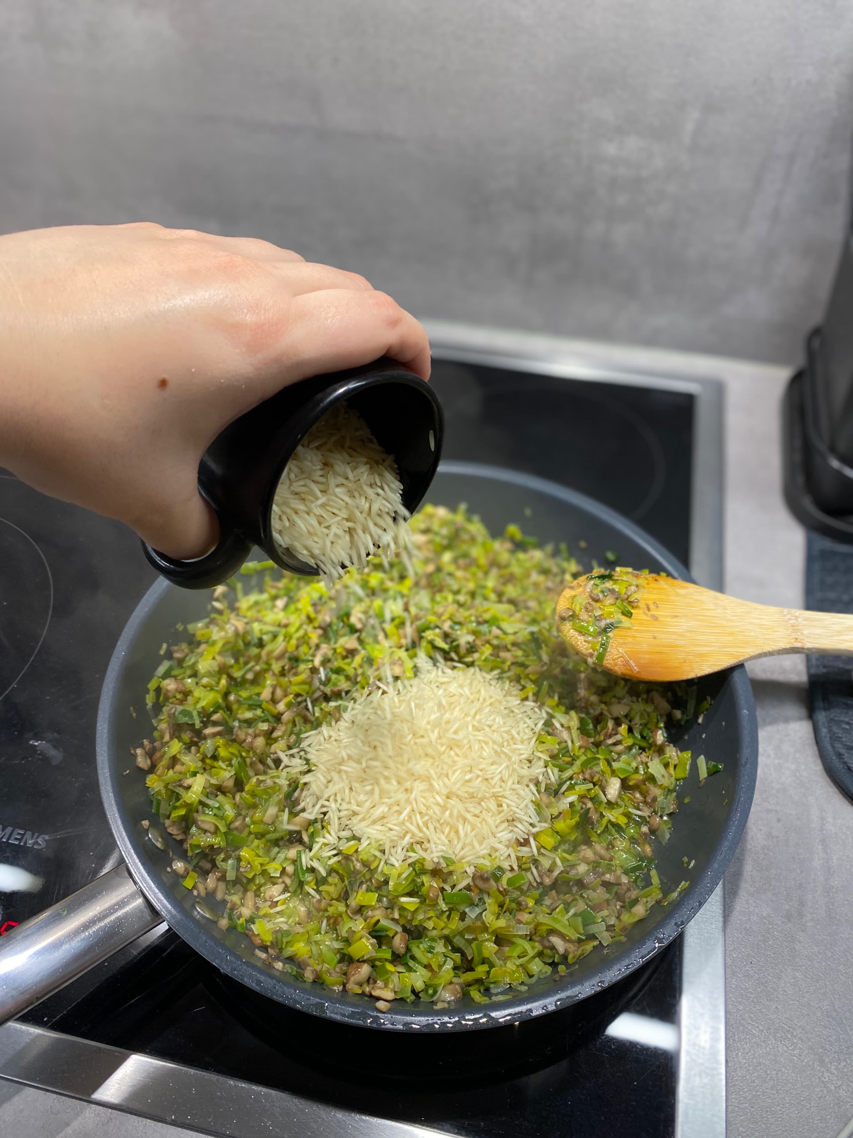 Wegetariańskie Gołąbki z Porem i Pieczarkami Recipe Image