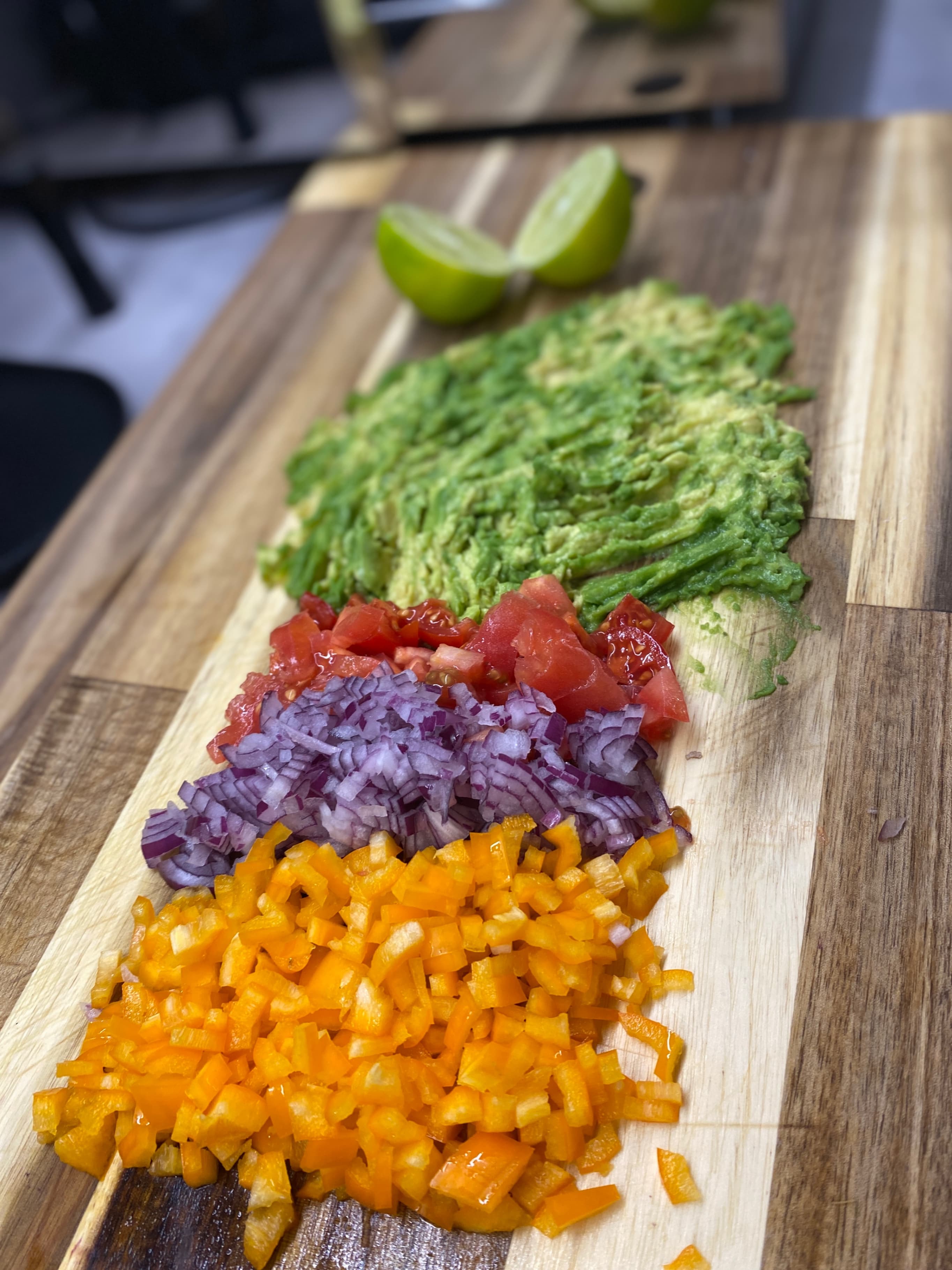 Gebakken Aardappelen met Tonijn-Avocado Vulling Recipe Image
