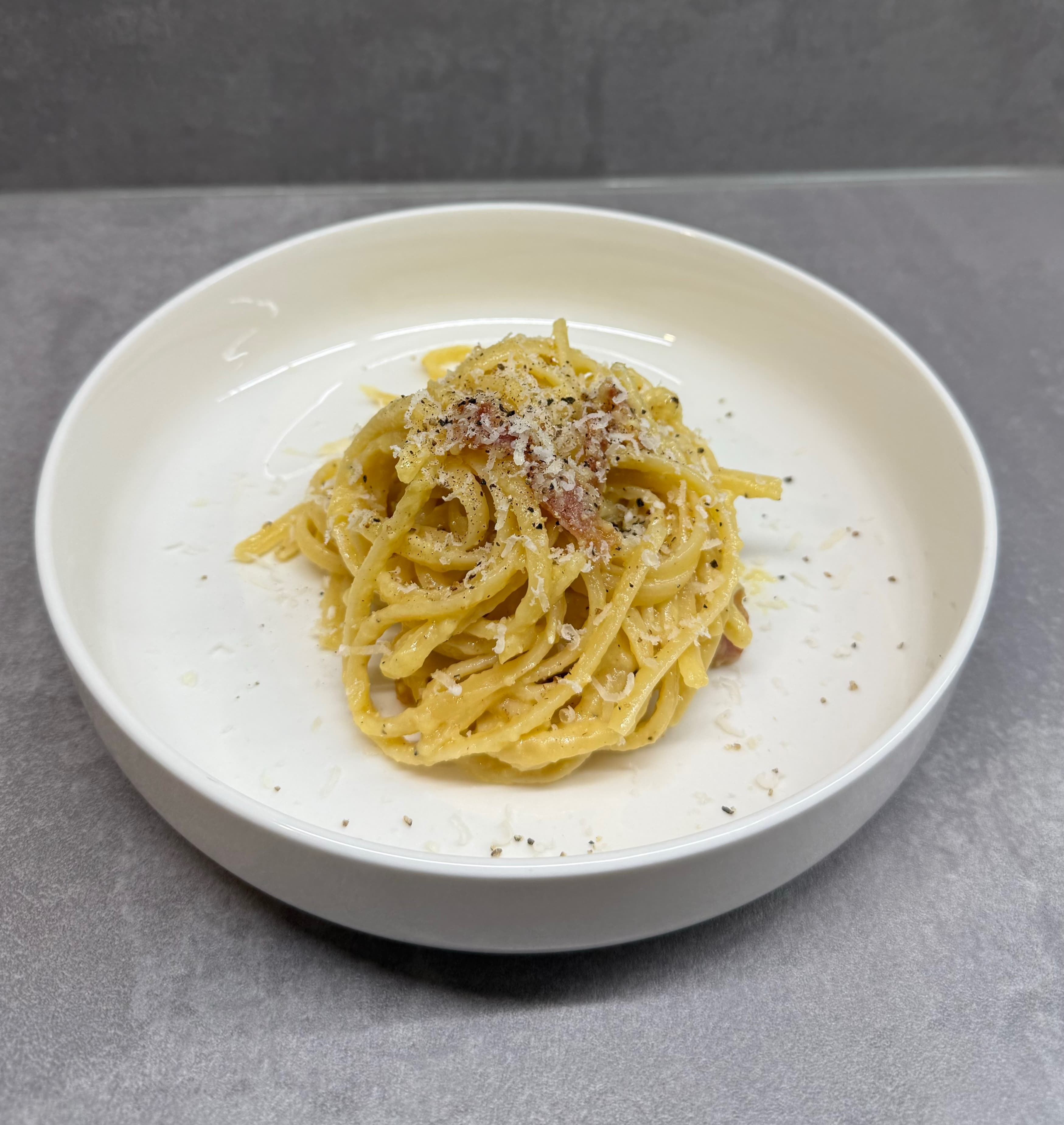 Linguine Carbonara Clásico Recipe Image