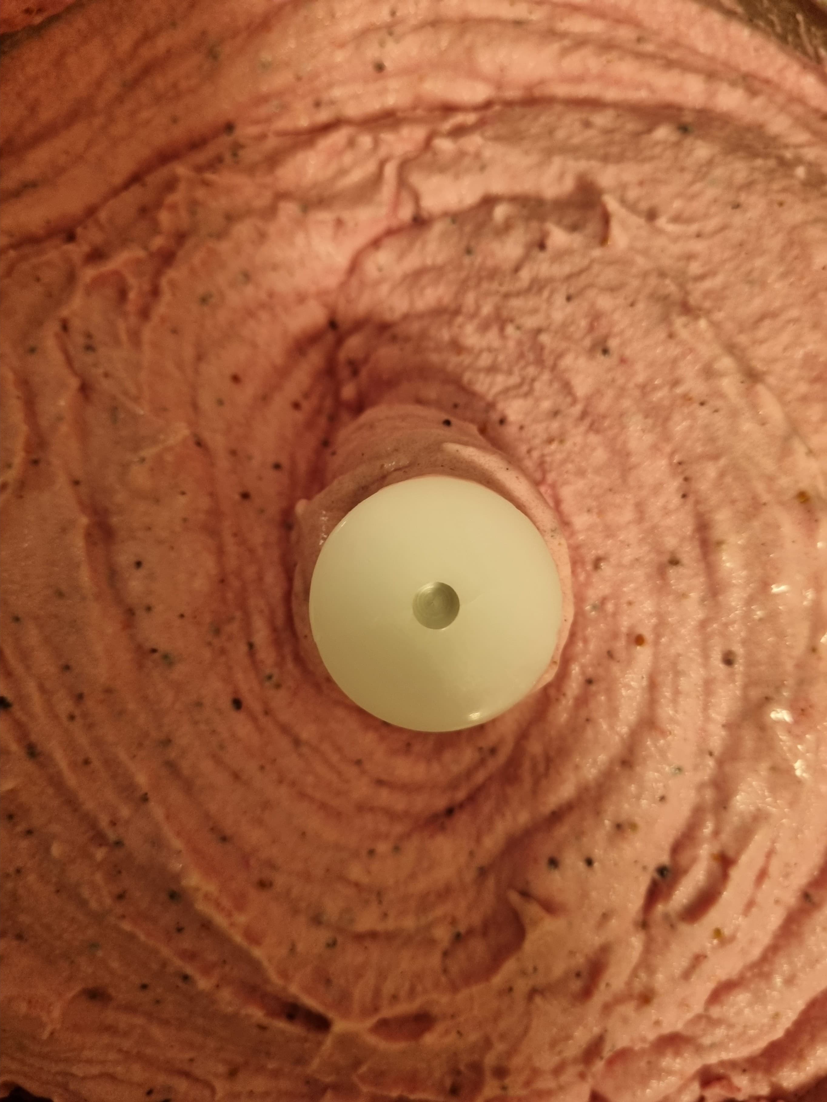Lody śmietankowe z pitają i truskawkamiRecipe Image