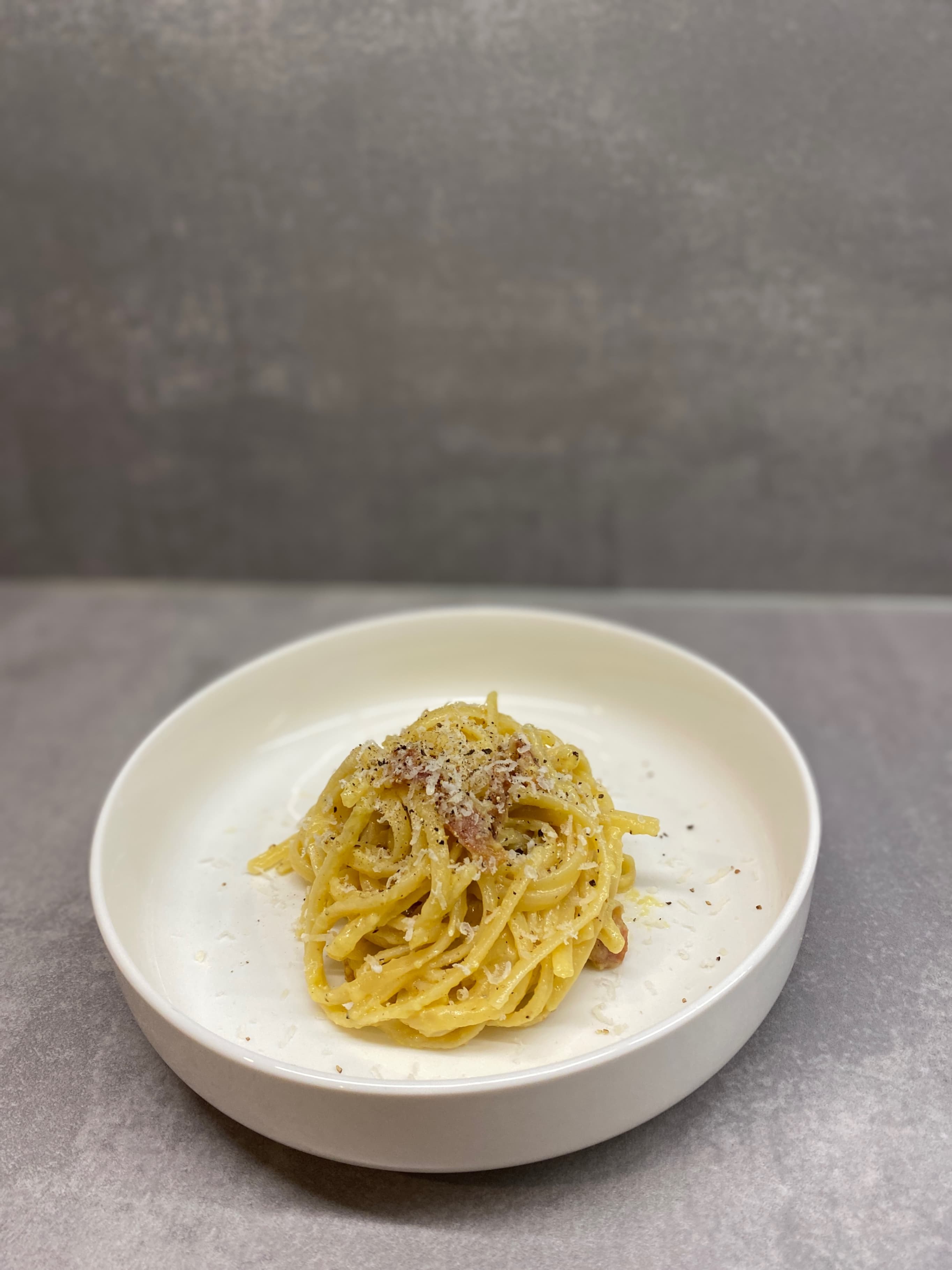 Linguine Carbonara Clásico Recipe Image