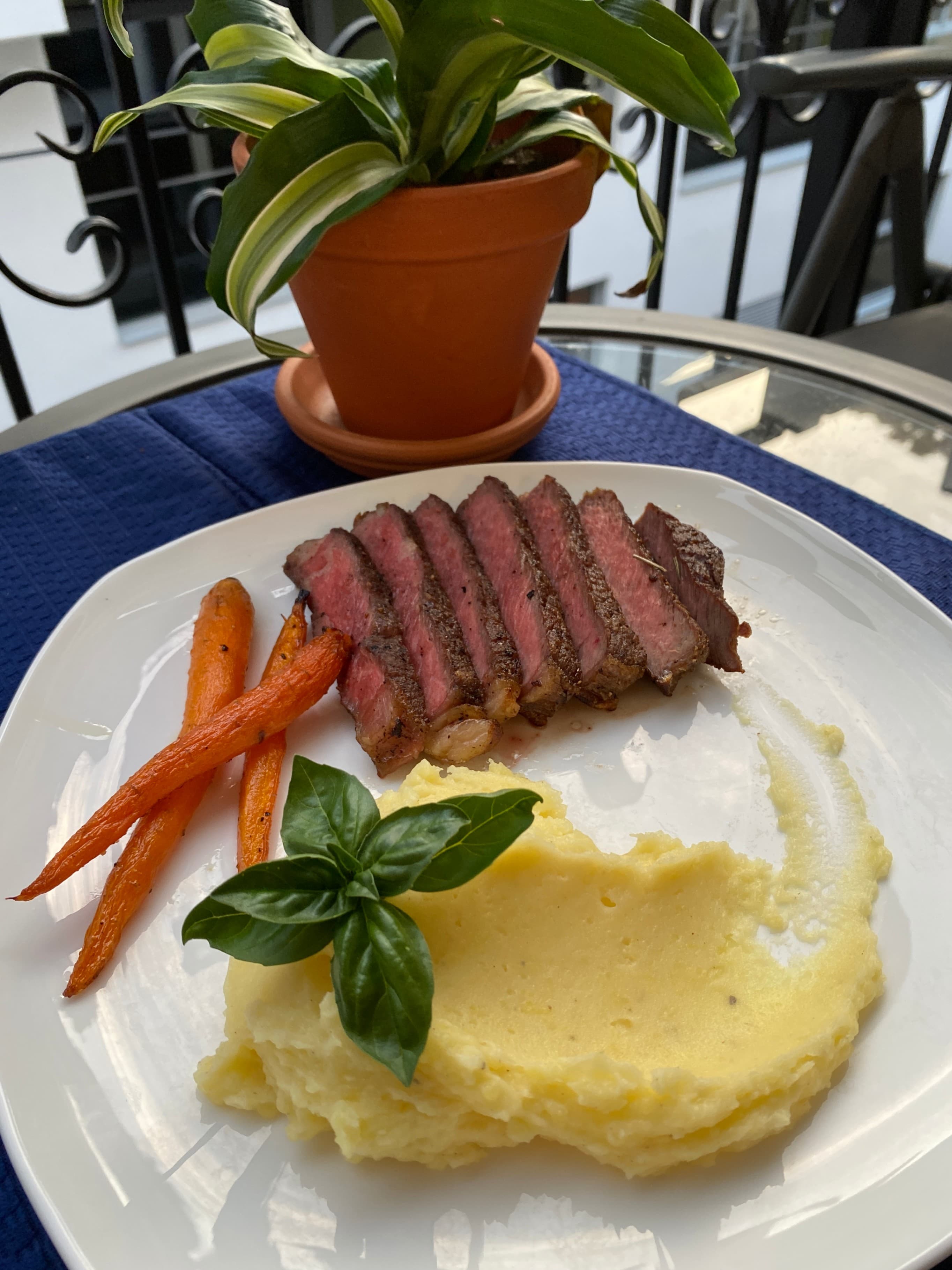 Steak with Mashed PotatoesRecipe Image