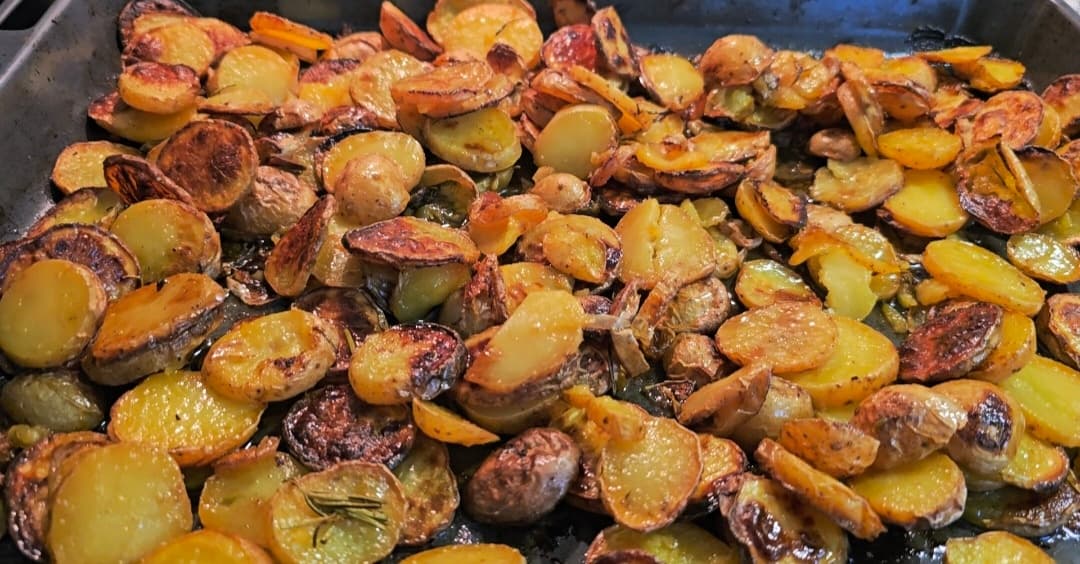 Chips de Leberkäse con Patatas Fritas y Huevos FritosRecipe Image