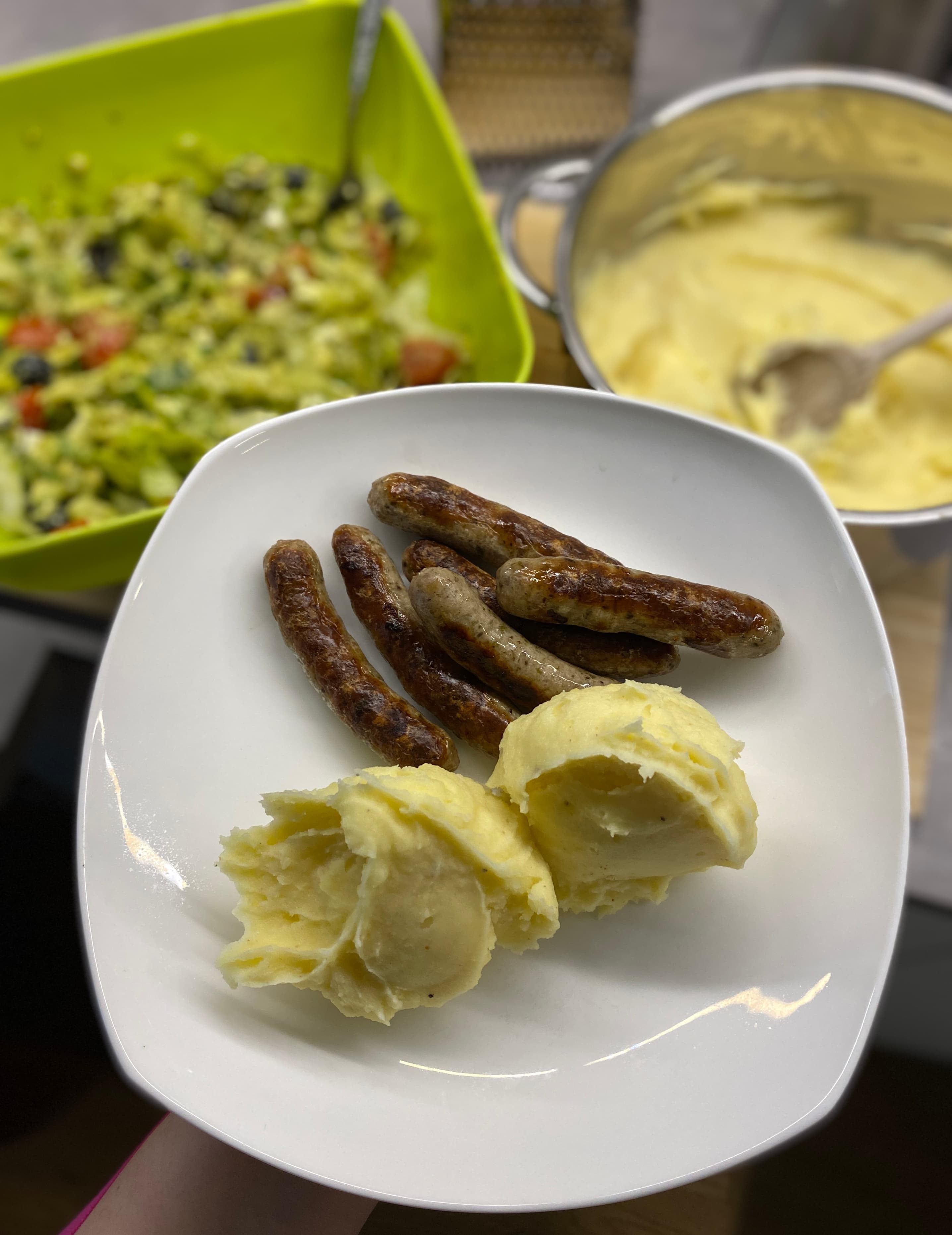 Bavarian Sausages with Mashed PotatoesRecipe Image