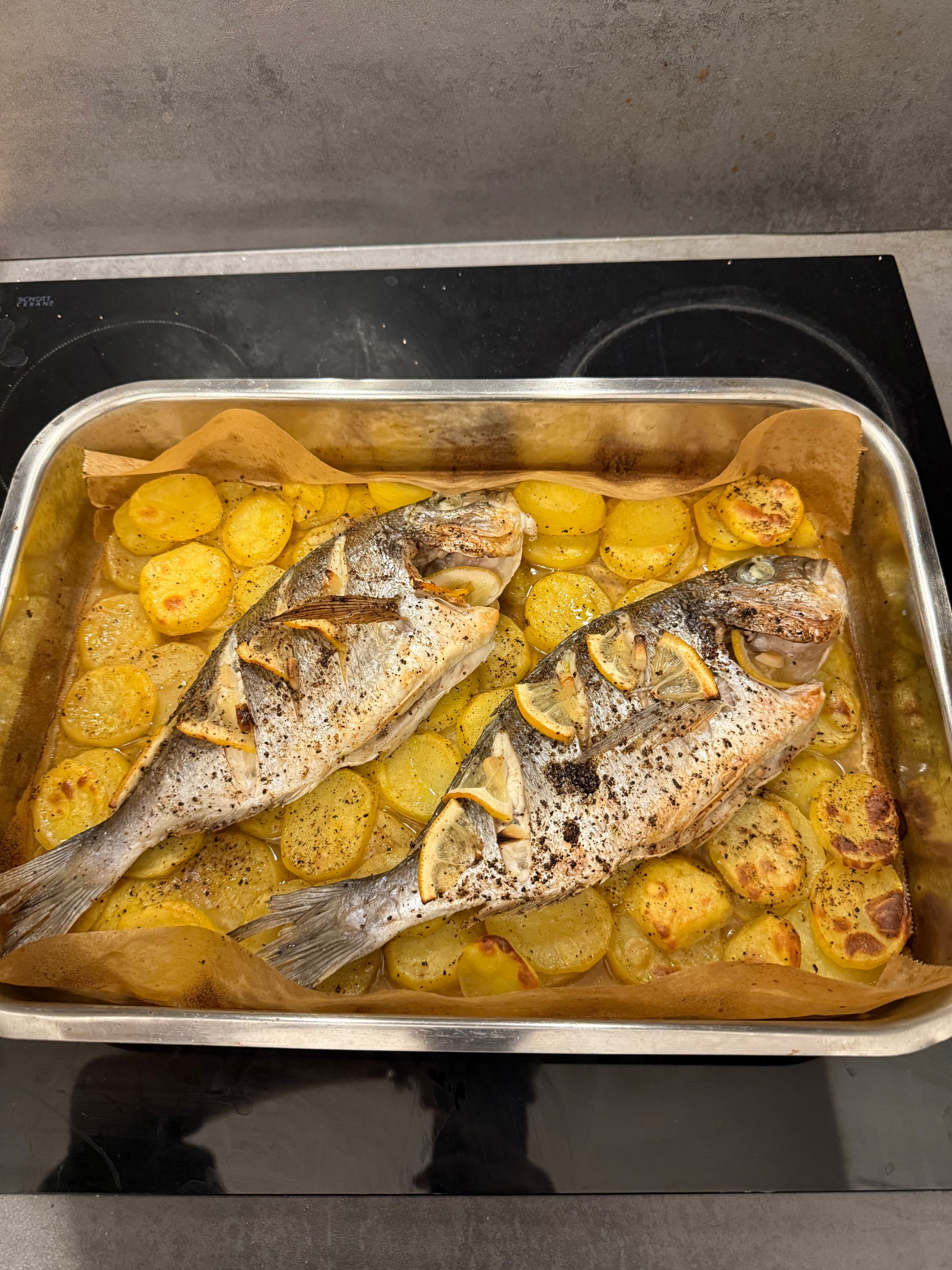 Печена ципура с картофи Recipe Image