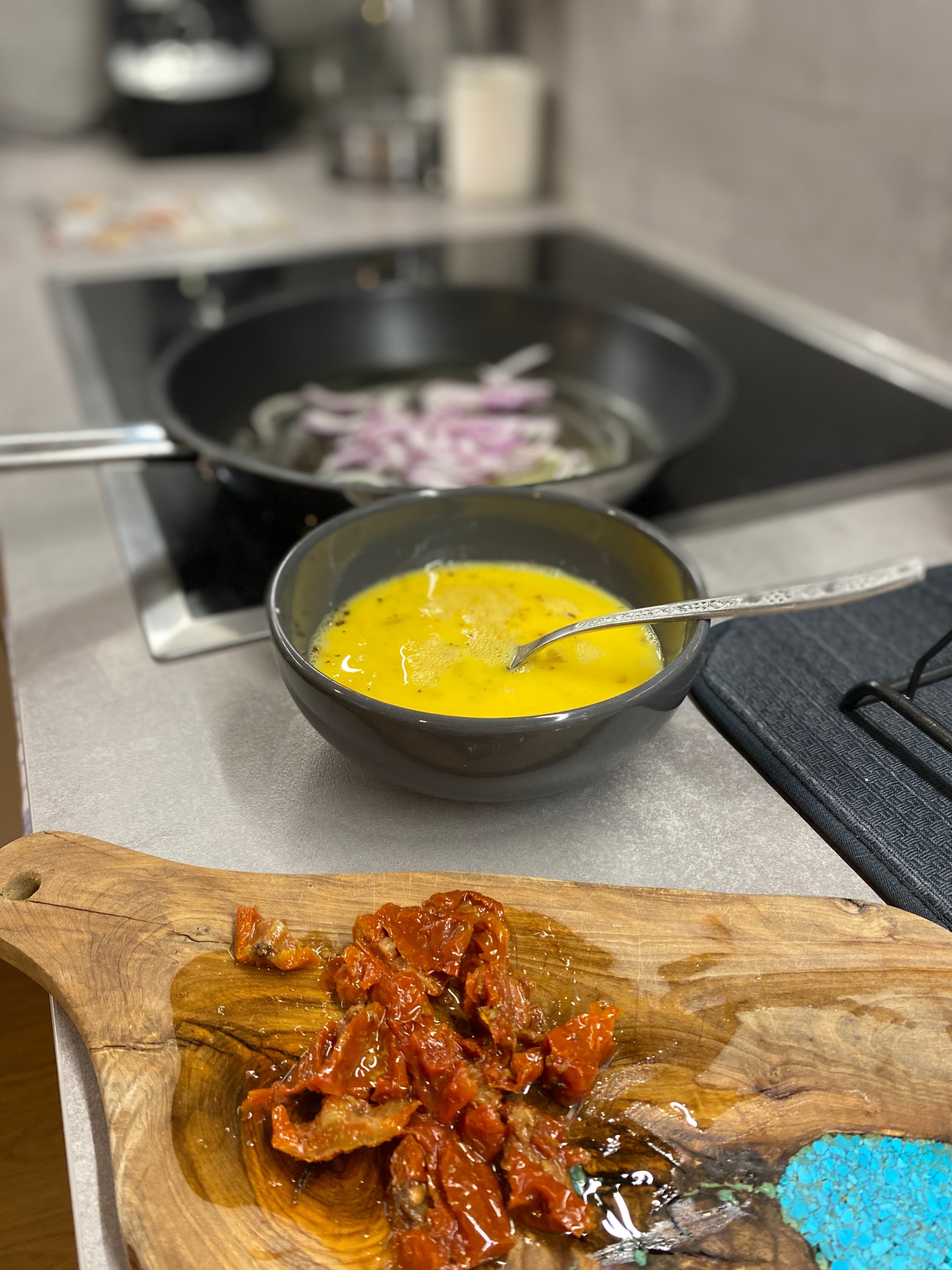 Omelett mit getrockneten TomatenRecipe Image