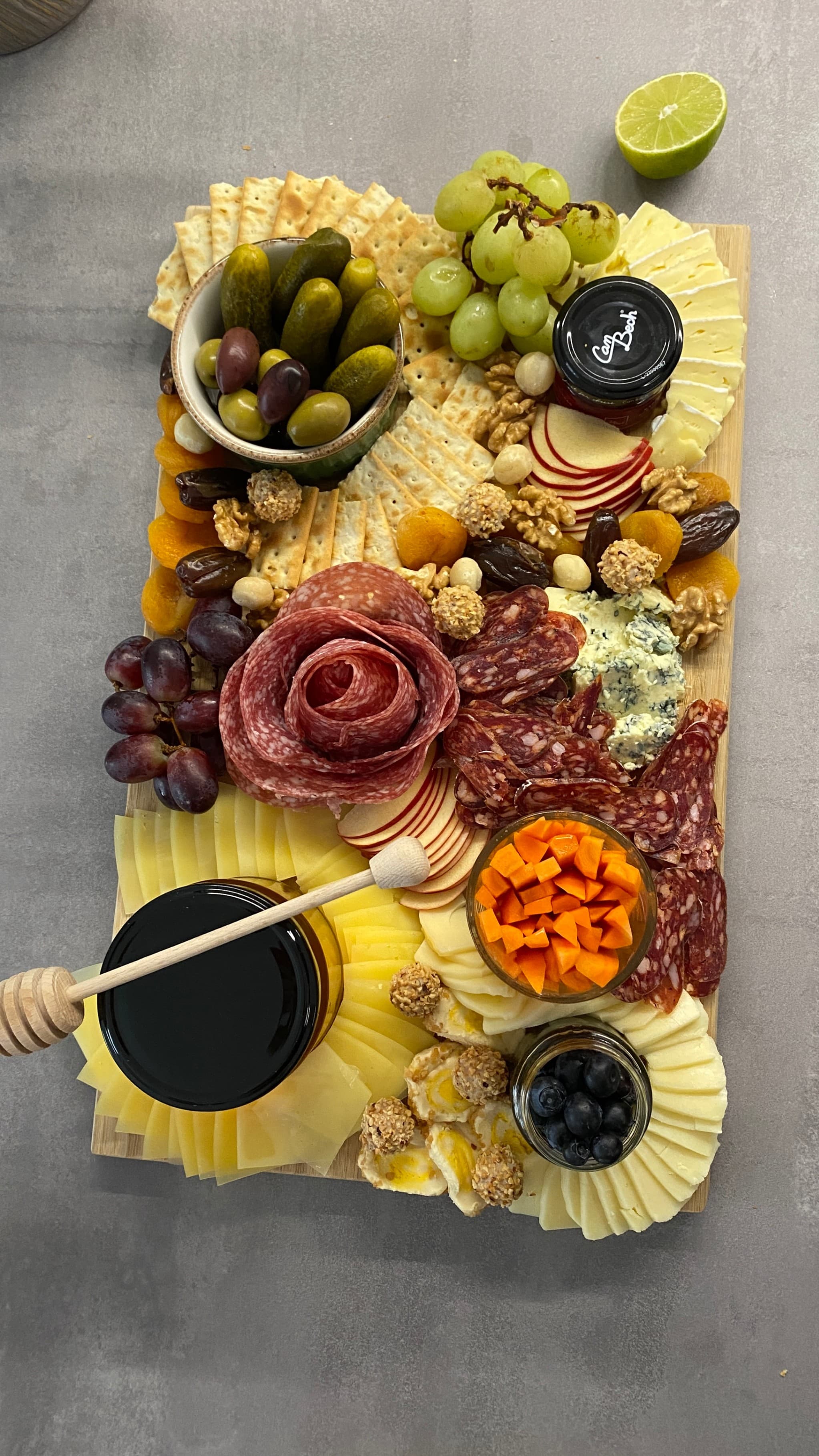 Käse-Wurst-Platte für die PartyRecipe Image