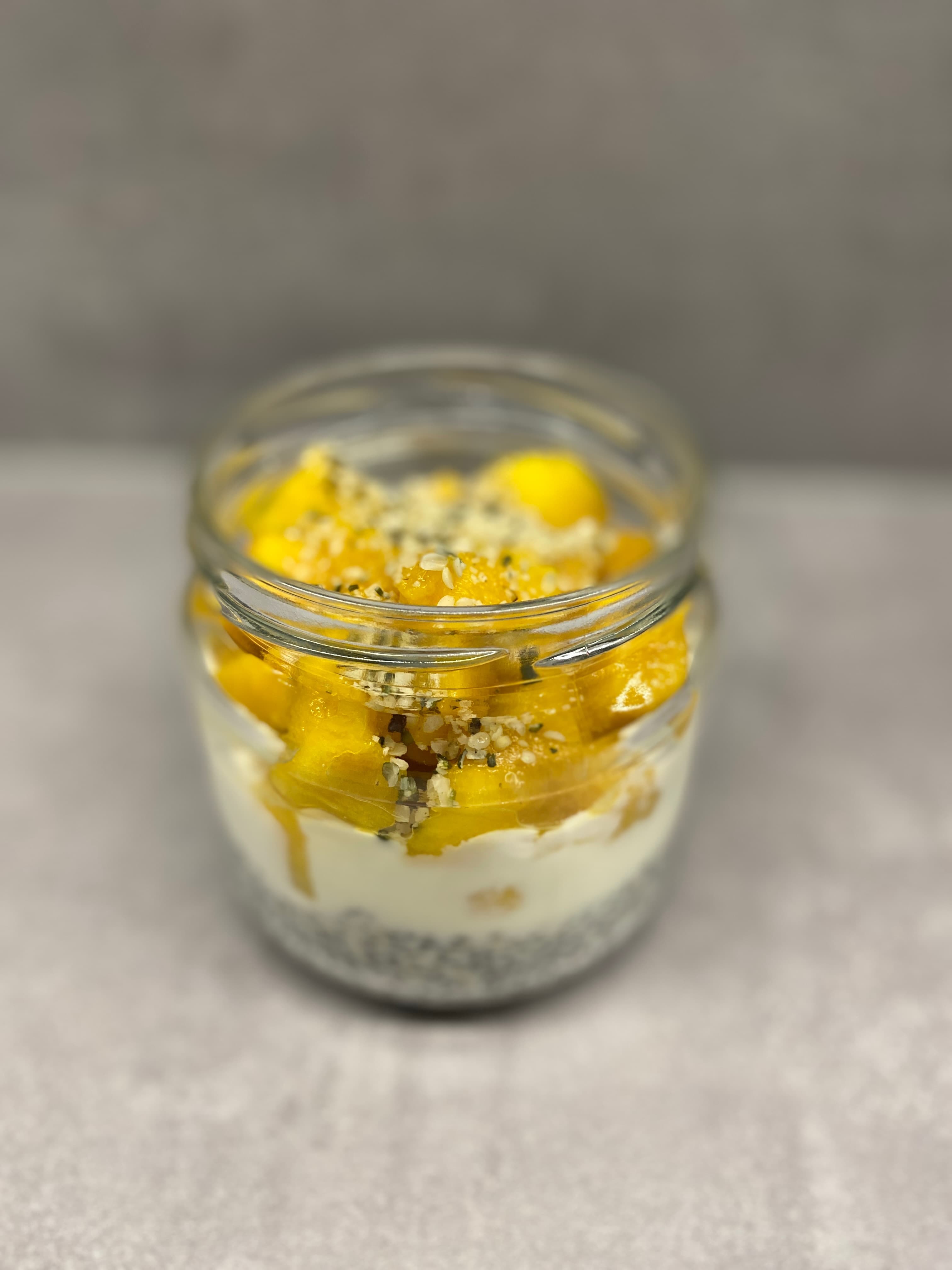 Pudding chia z mango w słoiku Recipe Image