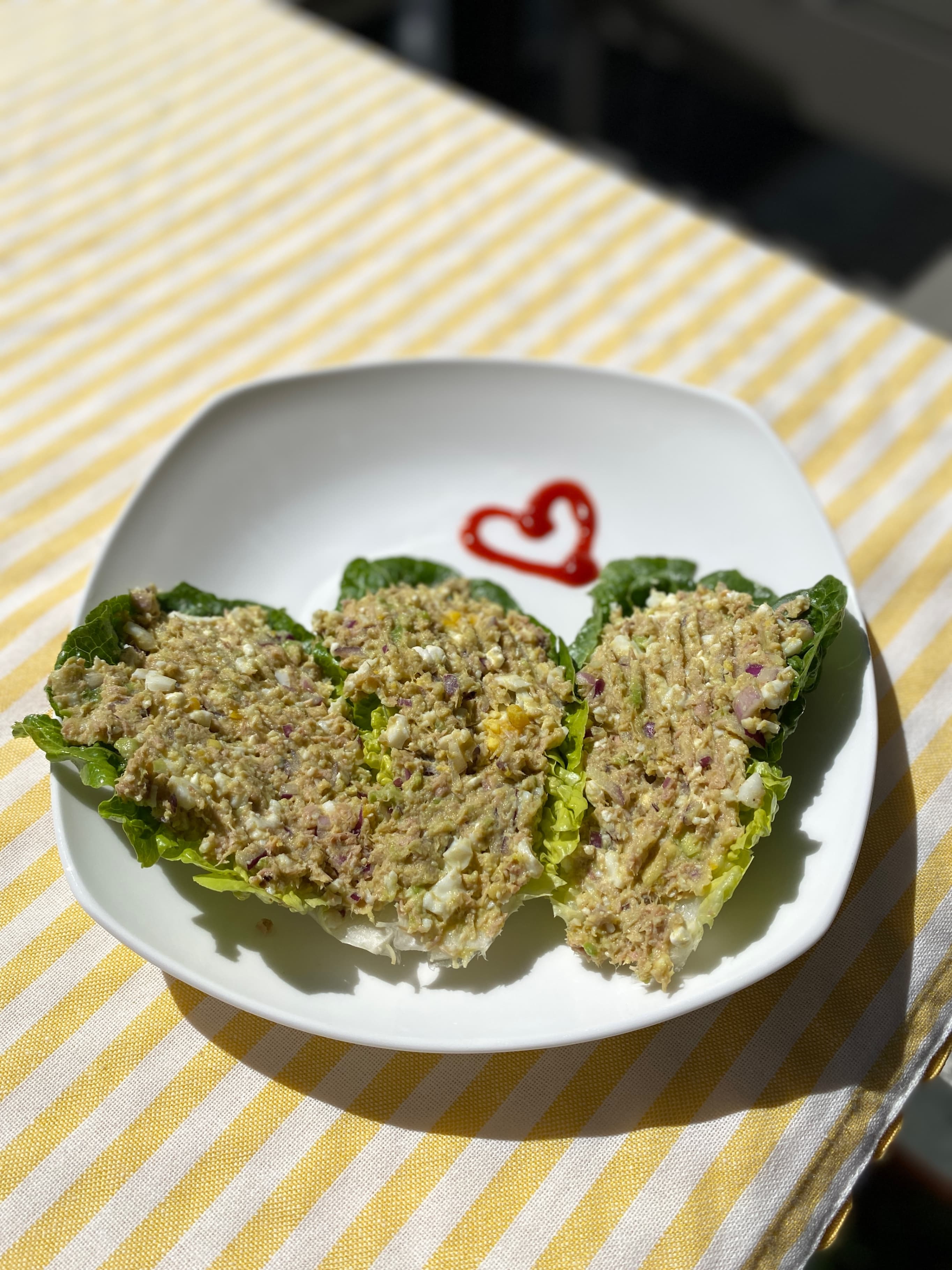 Wraps de Lechuga de Atún y Aguacate con Alto Contenido de ProteínasRecipe Image