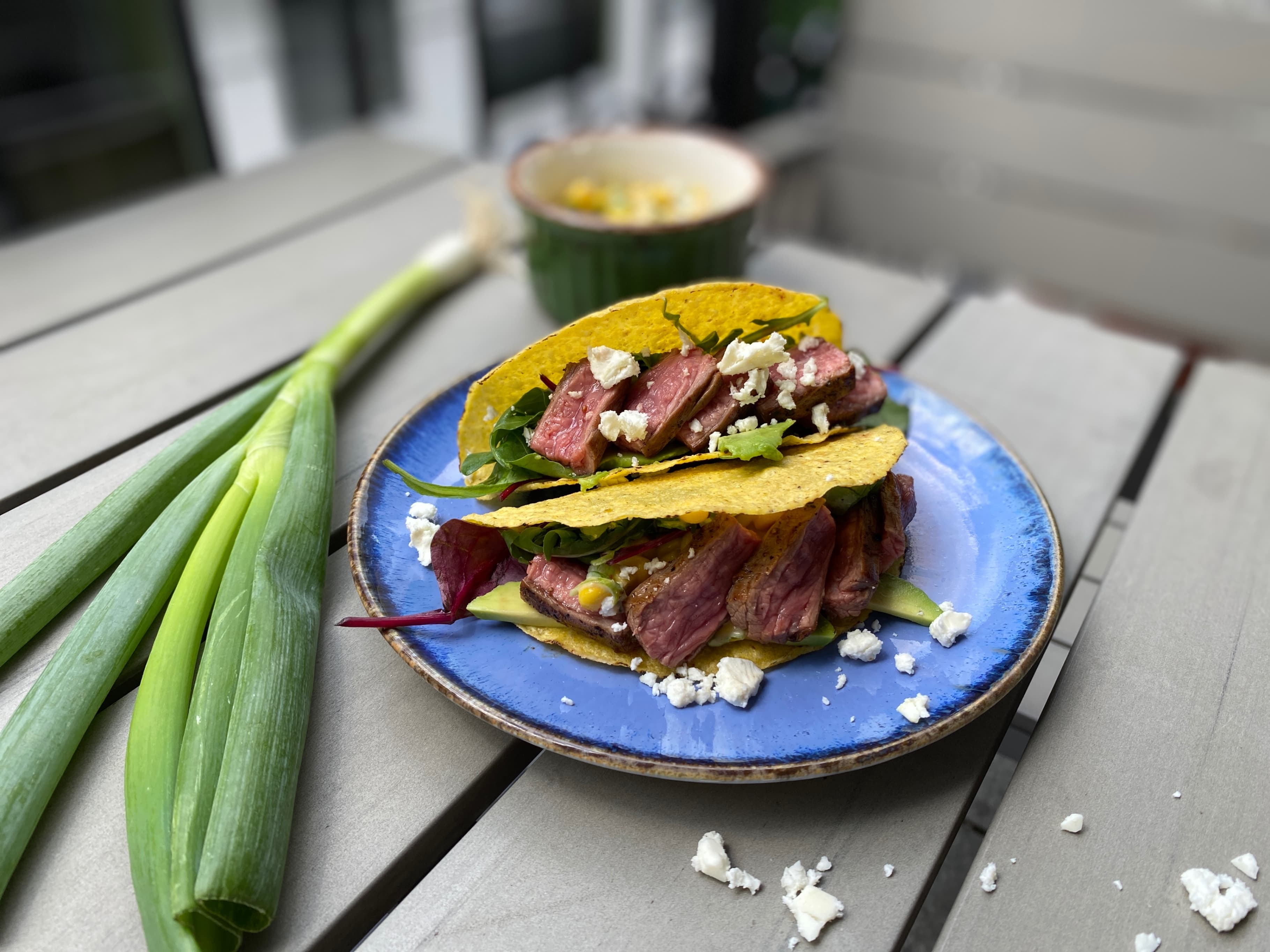 Rindfleisch-Tacos mit Street Corn und AvocadoRecipe Image
