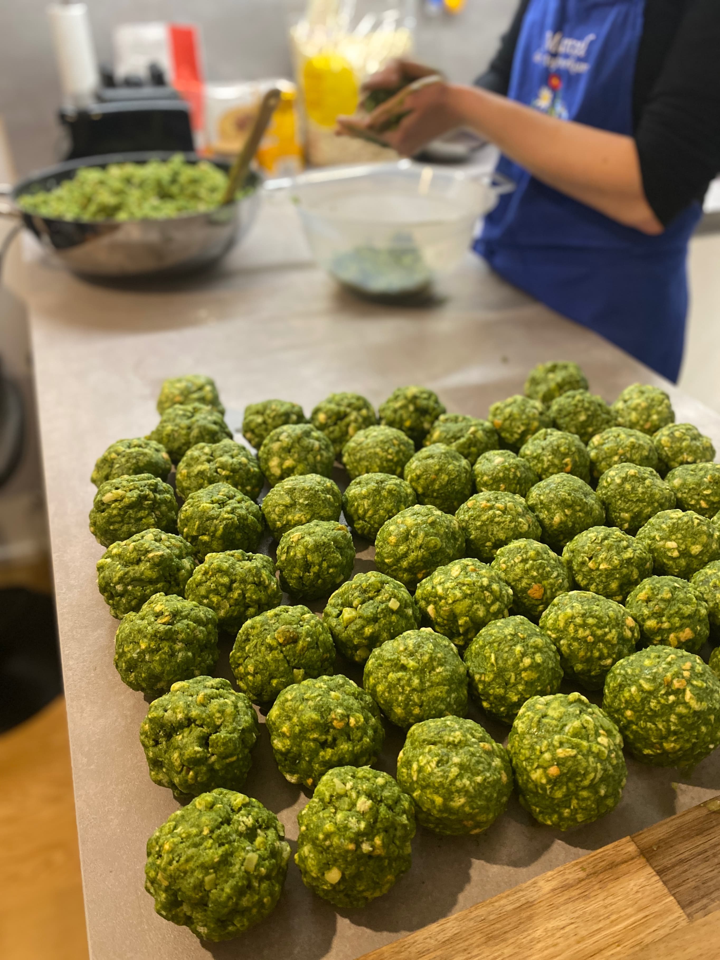 Спаначени кнедли с пълнеж от планинско сирене Recipe Image