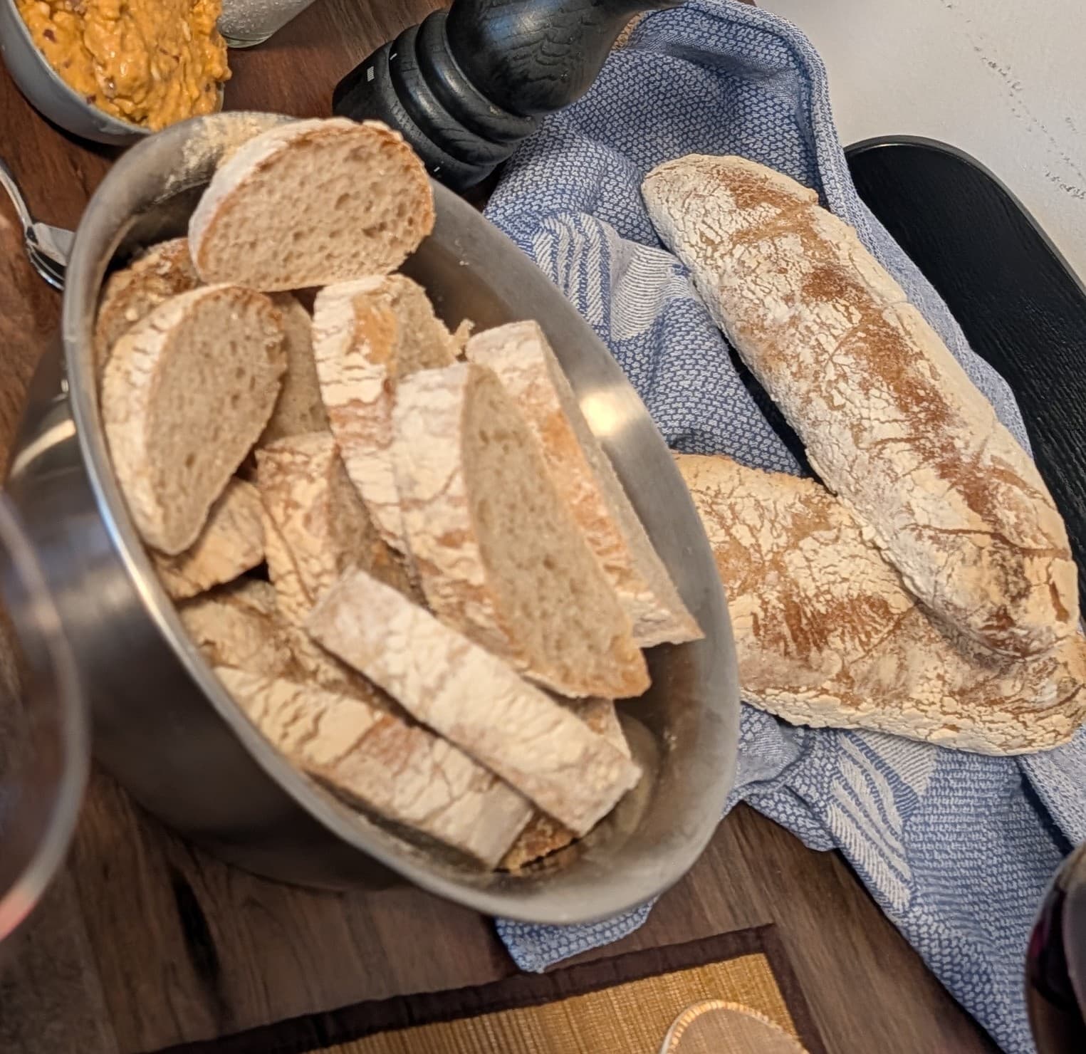 Rustikale Dinkel-Weizen Baguettes Recipe Image