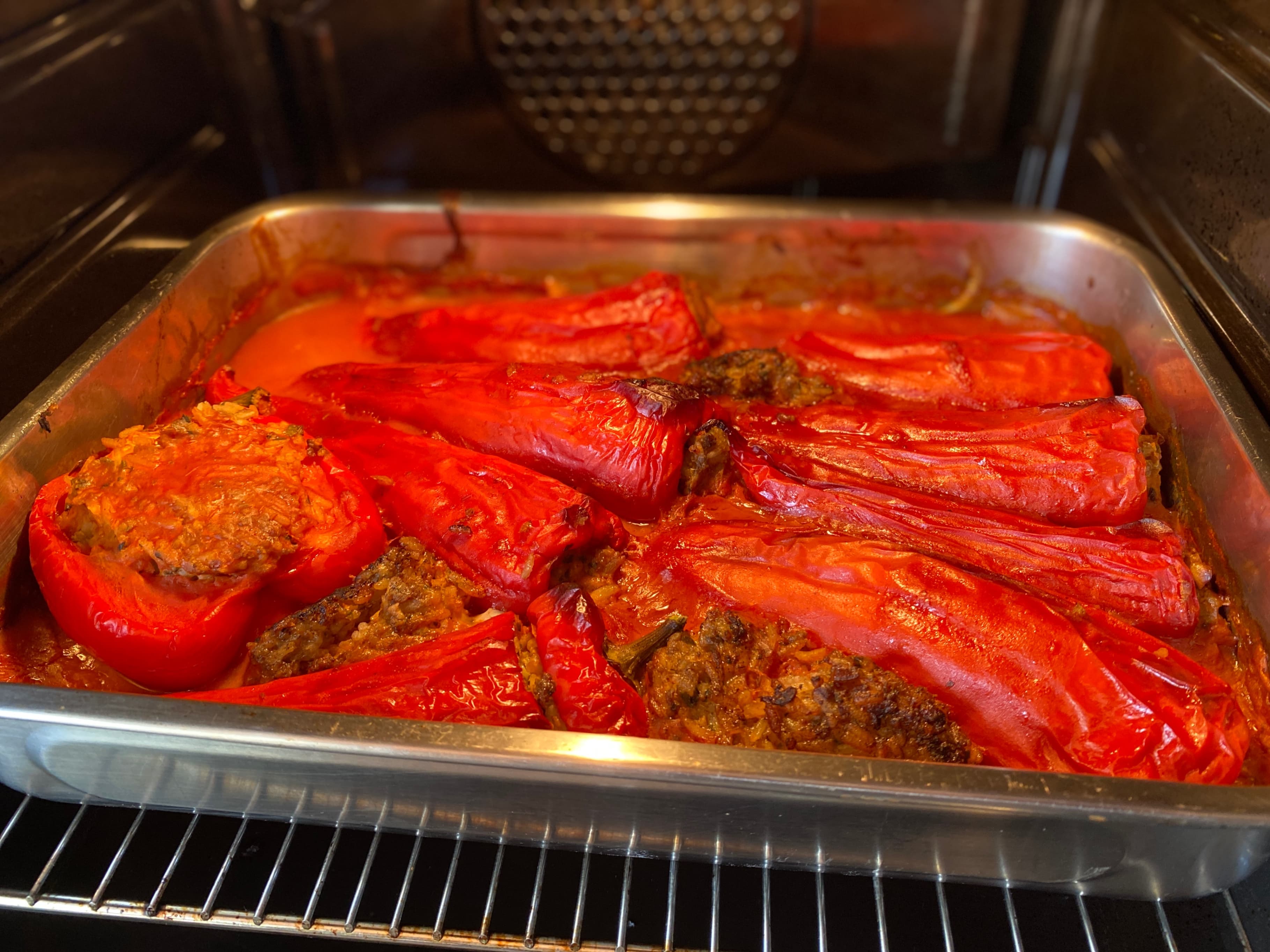 Пълнени чушки с доматена салса и пюре Recipe Image