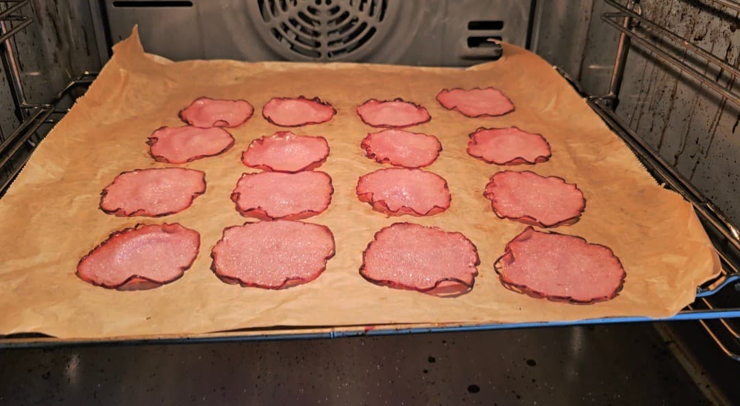 Chips de Leberkäse con Patatas Fritas y Huevos FritosRecipe Image