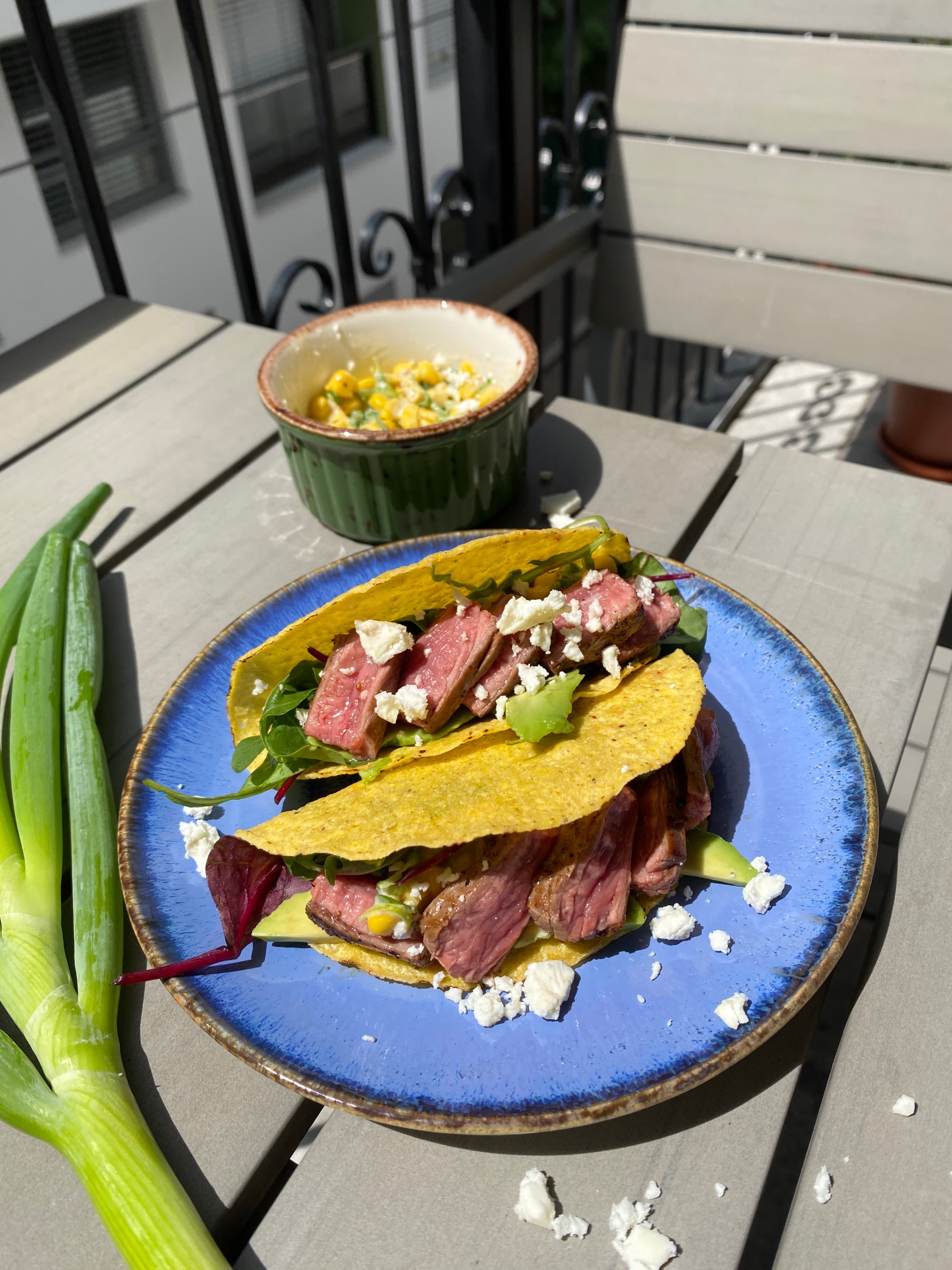 Rindfleisch-Tacos mit Street Corn und AvocadoRecipe Image
